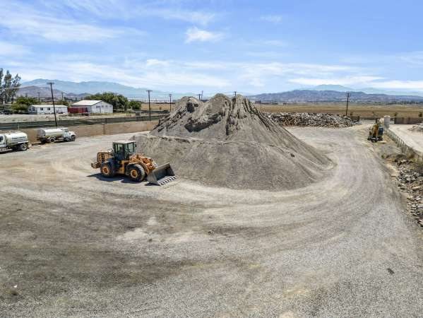 Aggregate processing on site